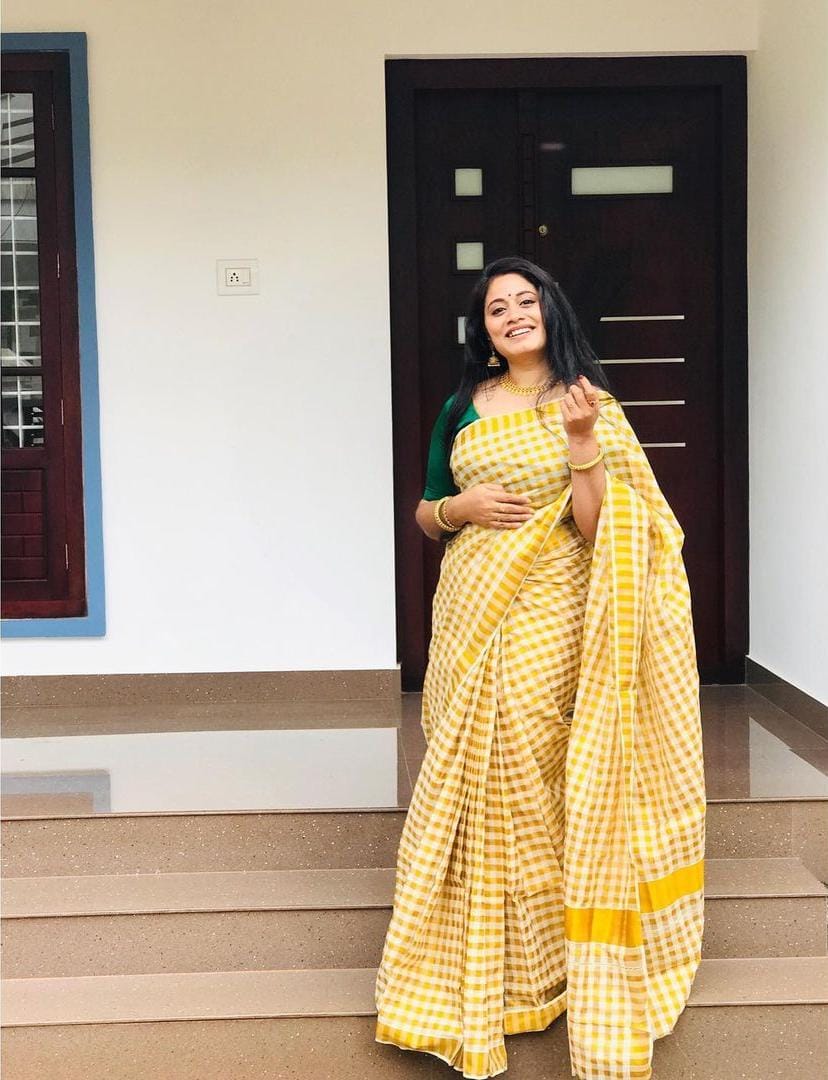 Kerala Cotton Saree with Golden Zari